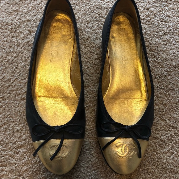 CHANEL Shoes - Black and Gold Chanel ballet flats 38.5